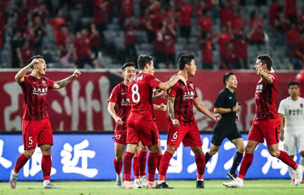武汉卓尔对阵上海上港，球迷期待激烈对决的简单介绍
