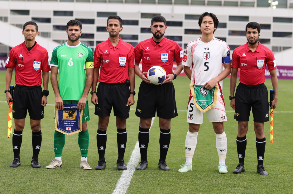 一支实力雄厚球队在比赛中占优