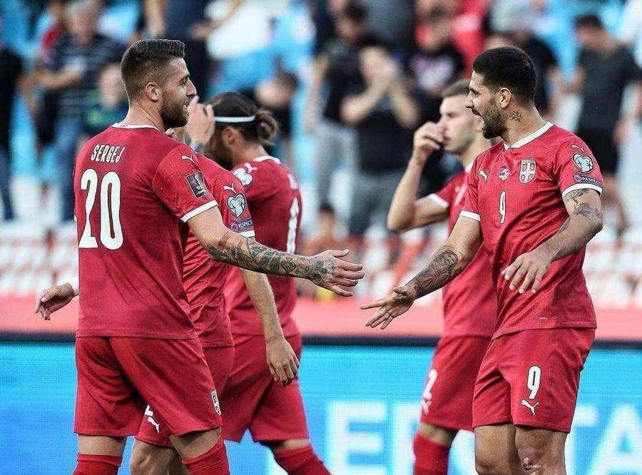 奥地利队击败对手，进一步晋级